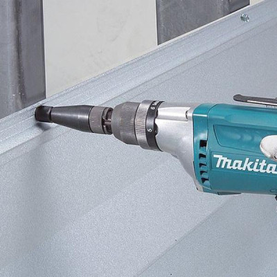 Шуруповерт Makita сетевой FS 2700, 570Вт, 0-2.500 мин, 1.8 кг (FS2700)