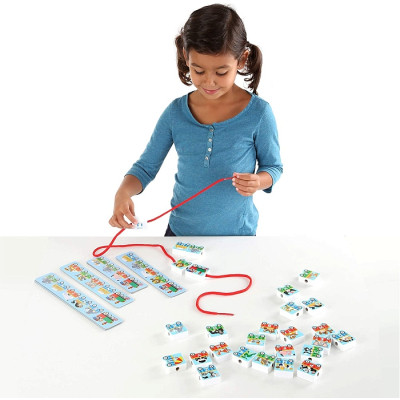 Розвиваюча іграшка Melissa&amp;Doug дерев&#039;яна шнурівка-паровозик &quot;Алфавіт&quot; (MD9497)