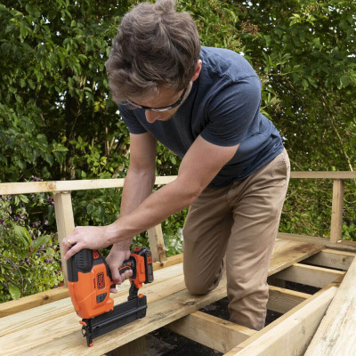 Цвяхозабивач Black&amp;Decker 18 В, довжина цвяха 16-50 мм, (без АКБ та ЗП) (BCNG01N)