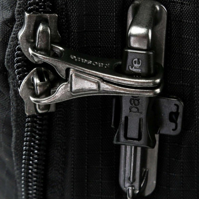 Рюкзак туристичний Pacsafe Vibe 28L backpack чорний (60303130)
