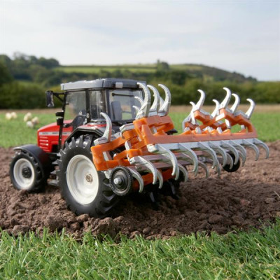 Спецтехніка Britains Трактор Massey Ferguson 6290 з культиватором 1:32 (43335)