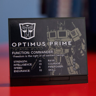 Конструктор LEGO Icons Optimus Prime 1508 деталей (10302)