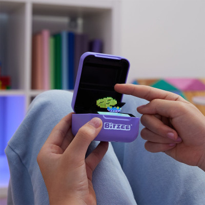 Інтерактивна іграшка Bitzee з цифровими героями - Мої піксельні улюбленці (фіолетова) (6067790)