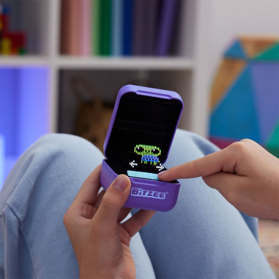 Інтерактивна іграшка Bitzee з цифровими героями - Мої піксельні улюбленці (фіолетова) (6067790)
