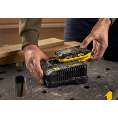 Набір акумулятор + зарядний пристрій Stanley FatMax V20, 18 В, 2x2Ah, 2A (SFMCB12D2)