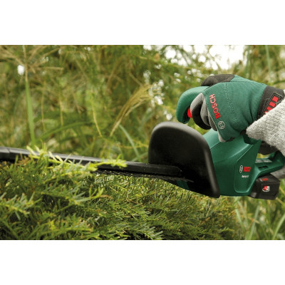 Кущоріз Bosch акумуляторний EasyHedgeCut 18V-52-13 18V, лезо 52см, крок різу 15мм, 3.28кг (без АКБ та ЗП) (0.600.849.M00)