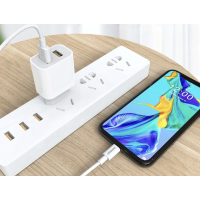 Зарядний пристрій Denmen 2xUSB 2.4A white (DM-DC05-WH)