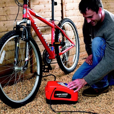 Автомобільний компресор Black&amp;Decker ASI300
