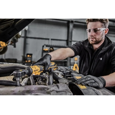 Гайковерт DeWALT кутовий - трещотка, 18V XR Li-lon, 2Ah, 95 Нм, ложемент (DCF512D1G)
