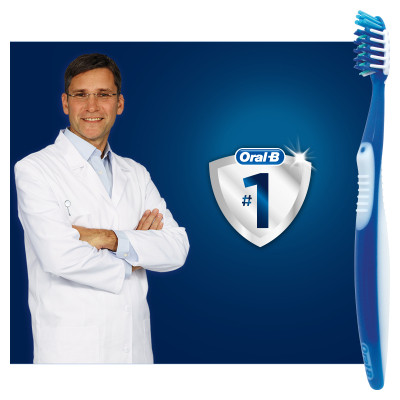 Зубна щітка Oral-B Pro-Expert Complete 7 средняя 1 шт + 1 шт бесплатно (3014260022051)