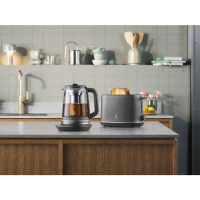 Електрочайник Electrolux E7GK1-8BP