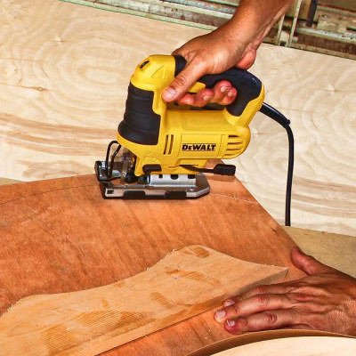 Електролобзик DeWALT 650 Вт, 500 - 3200 хід/хв, 2.4 кг (DWE349)