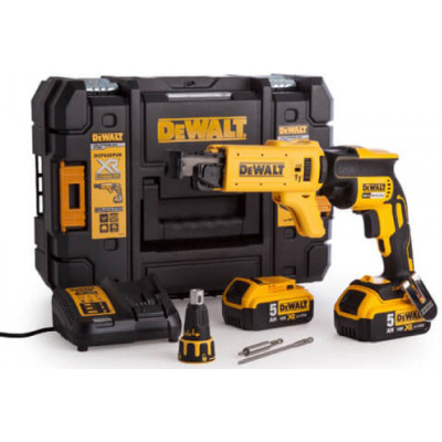 Шуруповерт DeWALT 18V XR Li-Ion, безщітковий, 30/5 Нм, 4400 об/хв, кейс (DCF620P2K)