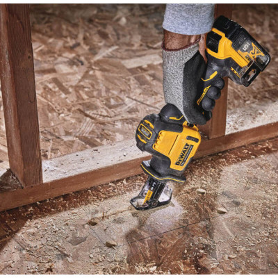 Шабельна пила DeWALT 18В XR Li-lon, 0 – 2800 хід/хв, 1.43 кг, TSTAK (без АКБ та ЗП) (DCS369NT)