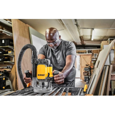 Фрезер DeWALT 2300 Вт, 9000 - 22000 об/хв, цанговий патрон 12 мм, 6.1 кг (DWE625)