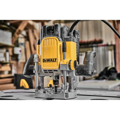 Фрезер DeWALT 2300 Вт, 9000 - 22000 об/хв, цанговий патрон 12 мм, 6.1 кг (DWE625)