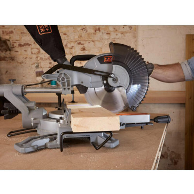 Торцювальна пила Black&amp;Decker 2100 Вт, диск 254х30 мм, 5000 об/хв, XPS, вага 18.5 кг (BES710)