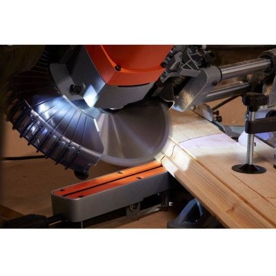 Торцювальна пила Black&amp;Decker 2100 Вт, диск 254х30 мм, 5000 об/хв, XPS, вага 18.5 кг (BES710)