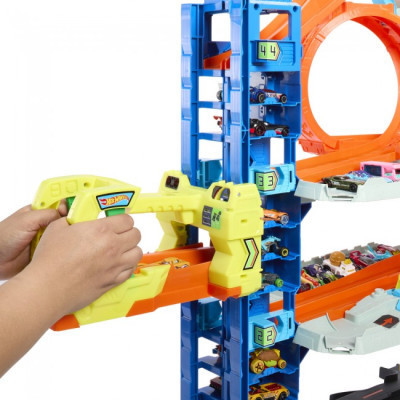 Автотрек Hot Wheels Легендарний гараж (HKX48)