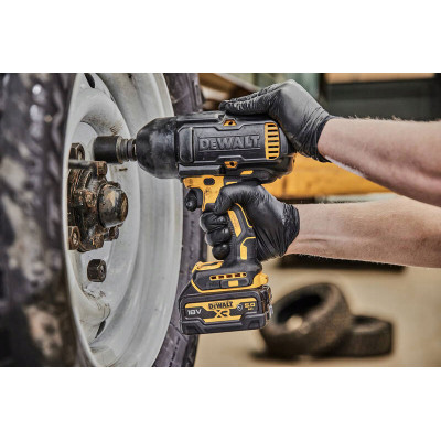 Гайковерт DeWALT 18 В XR Li-lon, 2*5Ah, кейс TSTAK (DCF900P2T)