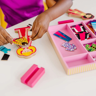 Розвиваюча іграшка Melissa&amp;Doug Магнітна вдягалка середня Еббі і Емма (MD14940)