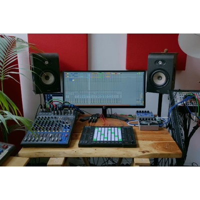 MIDI контролер Akai APC 64 (240983)