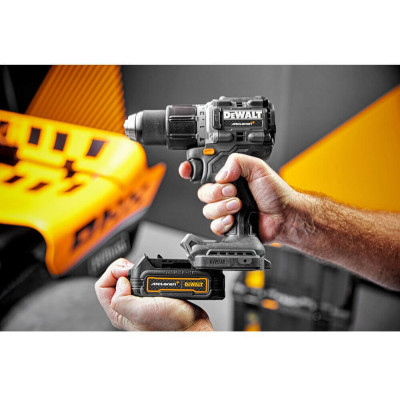 Шуруповерт DeWALT McLaren F1, XR Li-Ion PowerStack 18V GFN блок 2x1.7Ah, 90 Нм, кейс TSTAK (DCD85ME2GT)