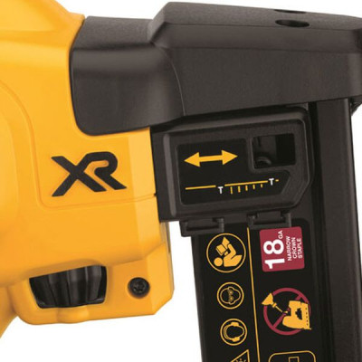 Степлер будівельний DeWALT 18В, діаметр/довжина скоби 1.25/38 мм (без АКБ та ЗП) (DCN681N)