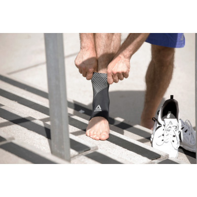 Фіксатор гомілкостопа Reebok Ankle Support чорний RRSU-13123 S (885652012966)