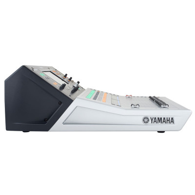 Мікшерний пульт Yamaha TF1