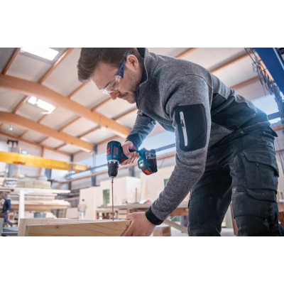 Шуруповерт Bosch GSR 18V-90 C 18V, 36-64Нм, 0-2100 об/хв, кейс, 1.1кг (без АКБ та ЗП) (0.601.9K6.002)