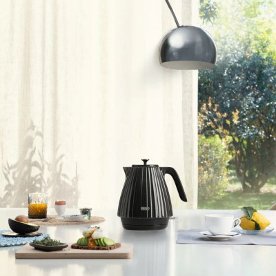 Електрочайник DeLonghi KBD 2001 BK (KBD2001BK)
