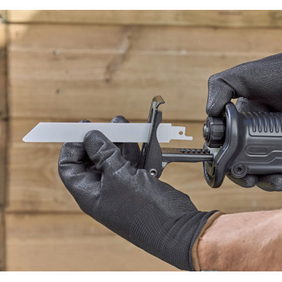 Шабельна пила Black&amp;Decker BES301K