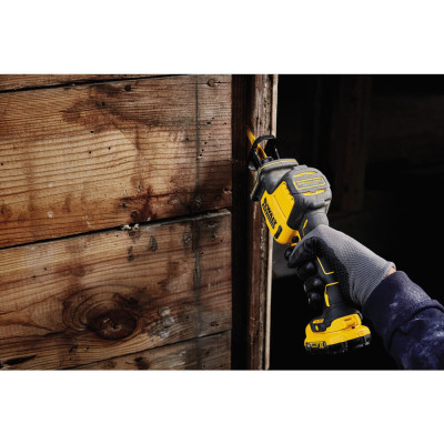 Шабельна пила DeWALT 10.8/12В XR Li-lon, безщіткова, 2 АКБ, ЗУ, кейс TSTAK (DCS312D2)