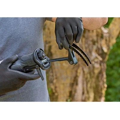 Шабельна пила Black&amp;Decker BES301