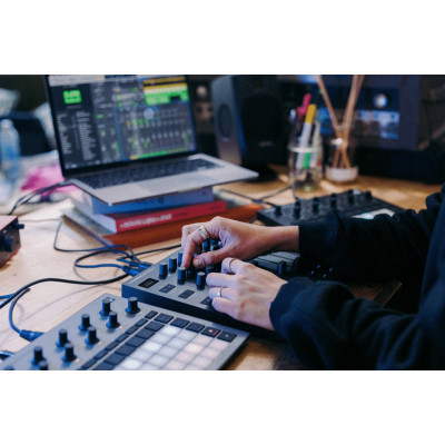 MIDI контролер Novation Launch Control XL 3 (301233)