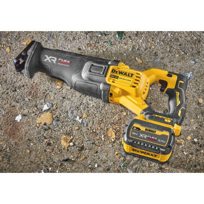 Шабельна пила DeWALT 18В XR Li-lon 6 Аг, 0 - 3000 ход/хв, кейс TSTAK (DCS386T1)