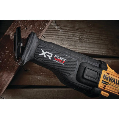 Шабельна пила DeWALT 18В XR Li-lon 6 Аг, 0 - 3000 ход/хв, кейс TSTAK (DCS386T1)