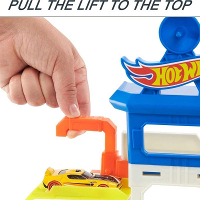 Автотрек Hot Wheels Втеча від лютої акули (HDP06)