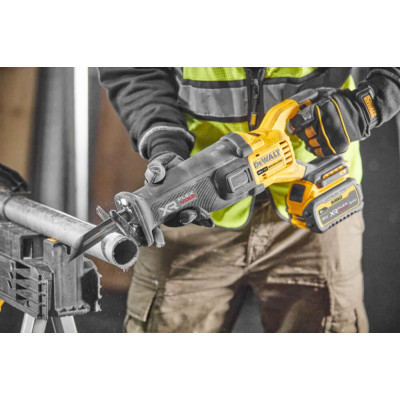 Шабельна пила DeWALT 18В XR Li-lon, 0 - 3000 ход/хв, 3.5 кг, кейс TSTAK (без АКБ та ЗП) (DCS386NT)