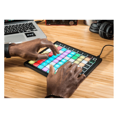 MIDI контролер Novation Launchpad X (229427)