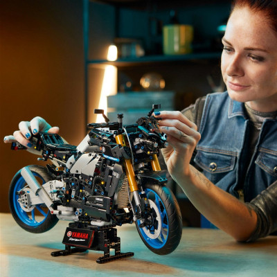 Конструктор LEGO Technic Yamaha MT-10 SP 1478 деталей (42159)