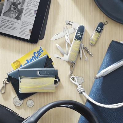 Ніж Victorinox Classic SD New York Style (0.6223.E223)