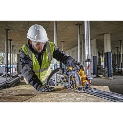 Дискова пила DeWALT 54В XR FLEXVOLT Li-lon диск 190х30 мм, 2x2Ah, 3.7 кг, кейс TSTAK (DCS579T2)
