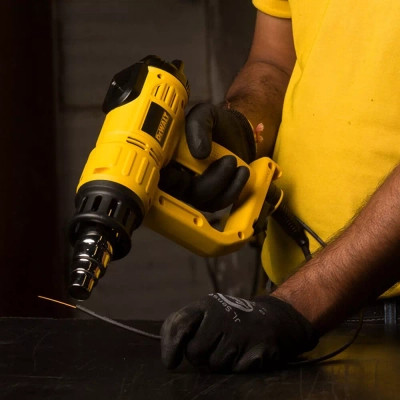 Будівельний фен DeWALT 2000 Вт, 50 - 600 C, LCD (D26414)