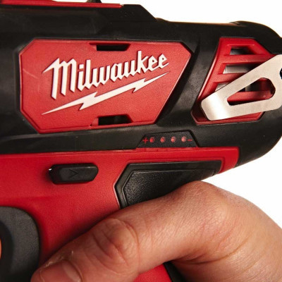 Шуруповерт Milwaukee M12 BPD-202C, 2x2Ah, кейс (4933441940)