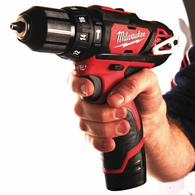 Шуруповерт Milwaukee M12 BPD-202C, 2x2Ah, кейс (4933441940)