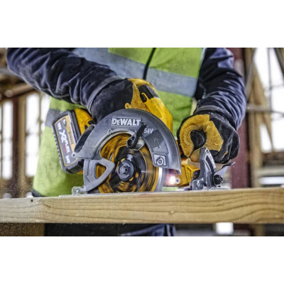 Дискова пила DeWALT 54В XR FLEXVOLT Li-lon, диск 190х30 мм, 3.6 кг, кейс TSTAK (без АКБ та ЗП) (DCS578NT)