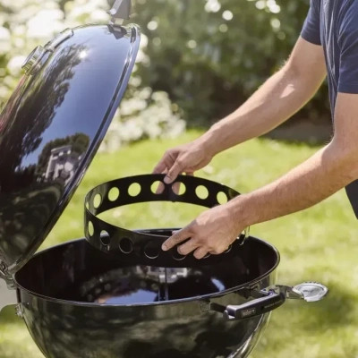 Гриль-барбекю Weber Master-Touch Premium E-5770 57 см Black (17301004)