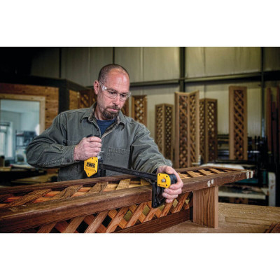 Струбцина DeWALT &quot;XL&quot; тригерна (швидкозатискна), 600 мм, тиск 270 кг. (DWHT0-83186)